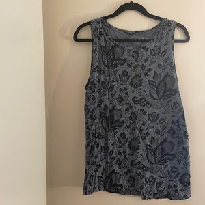 navy blue tank top floral!